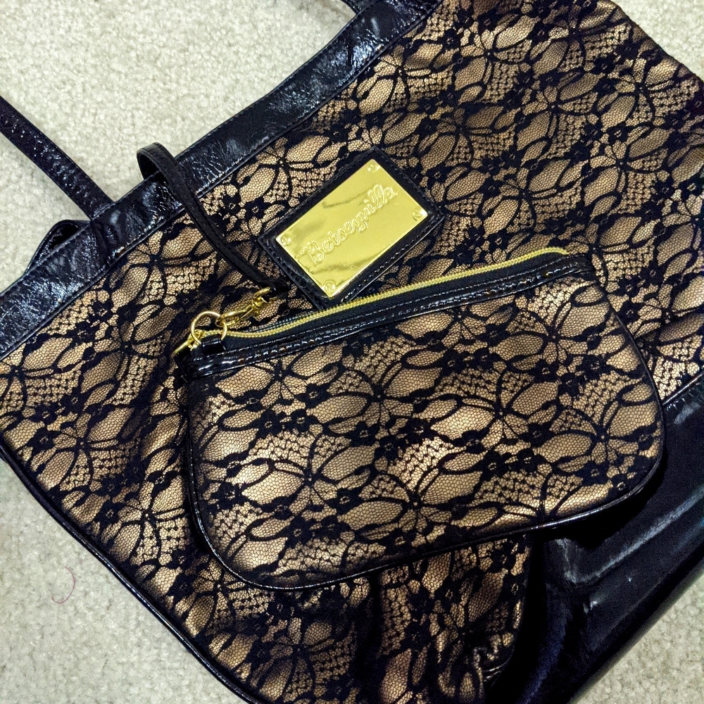 Betseyville Lace purse (Black and Rose gold)